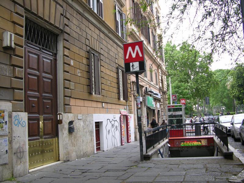 B&B Bless & B, Rome